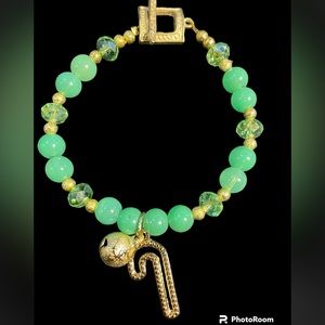 ✔️✔️Handcrafted Gold tone Jade Green Glass and Crystal Bracelet- NWT